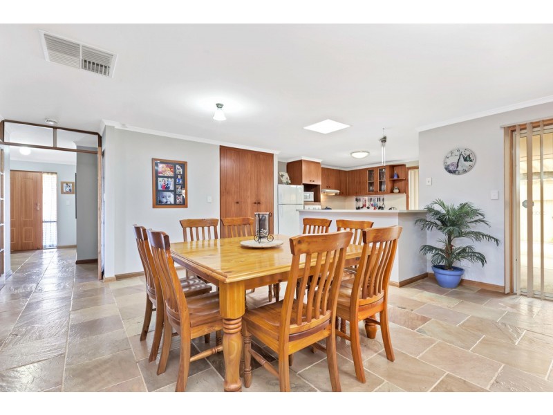 5 Paps Court, Munno Para West SA 5115