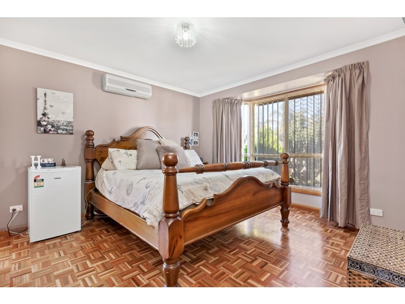 5 Paps Court, Munno Para West SA 5115