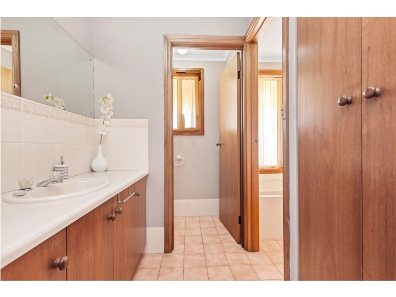 5 Paps Court, Munno Para West SA 5115