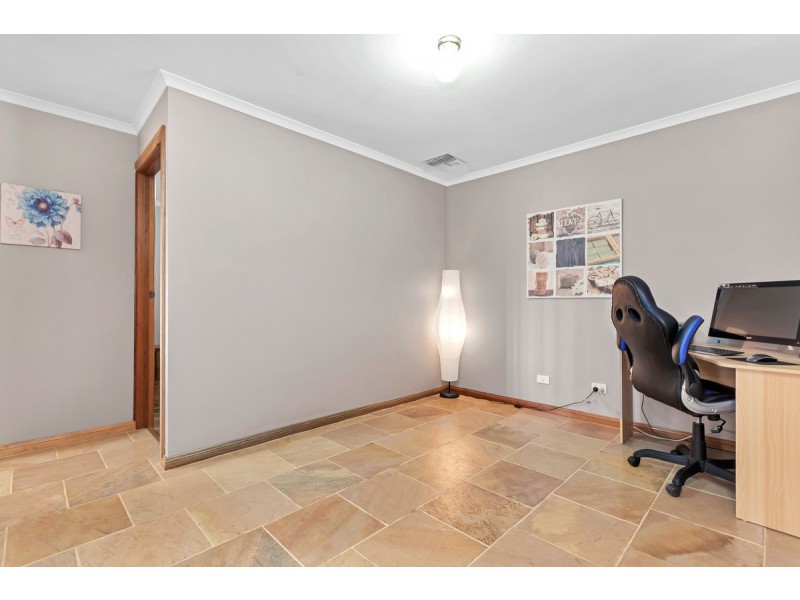 5 Paps Court, Munno Para West SA 5115