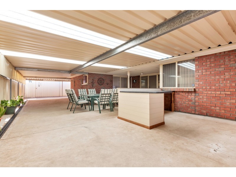 5 Paps Court, Munno Para West SA 5115