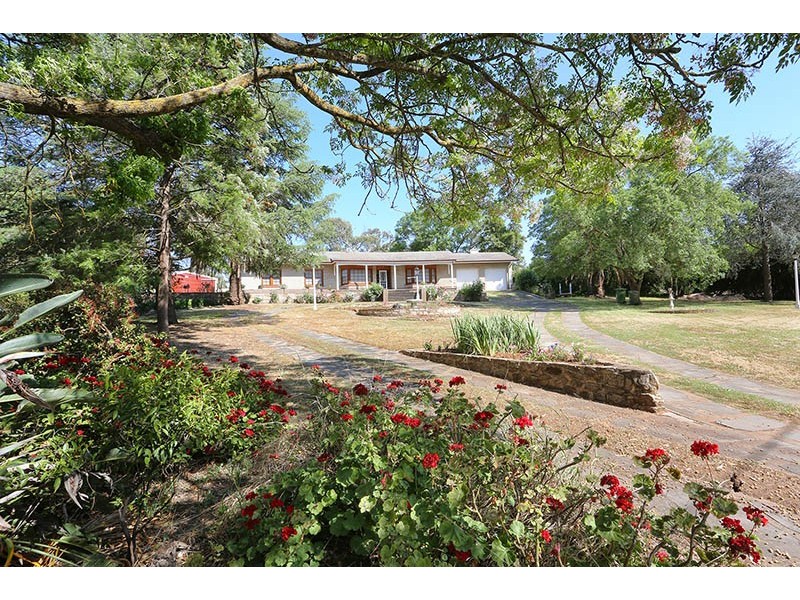 1 Webb Place, Riverton SA 5412