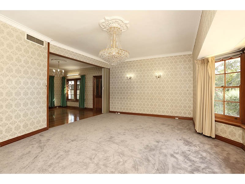 1 Webb Place, Riverton SA 5412