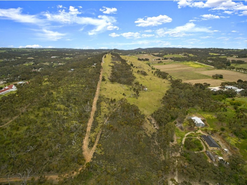 8 Stanley Place, Clare SA 5453