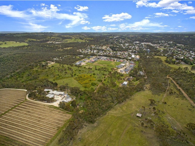 8 Stanley Place, Clare SA 5453