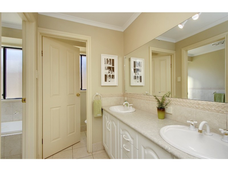 8 Grandview Place, Blakeview SA 5114