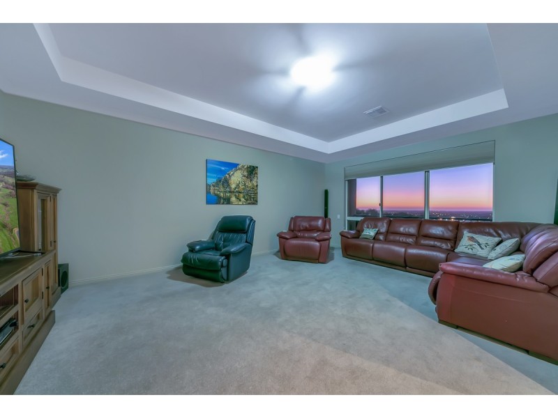 6 Hayward Drive, Evanston Park SA 5116