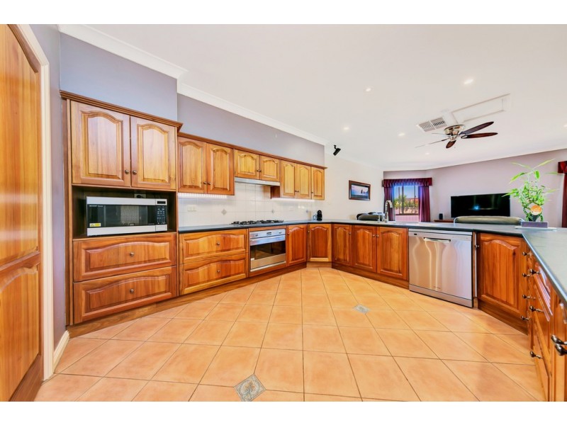 44 Thiele Crescent, Evanston Park SA 5116