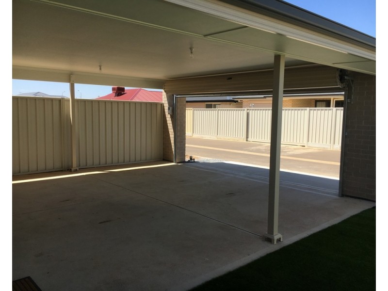 5 Almandine Lane, Munno Para West SA 5115