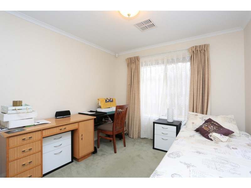 11 McGonigal Drive, Willaston SA 5118