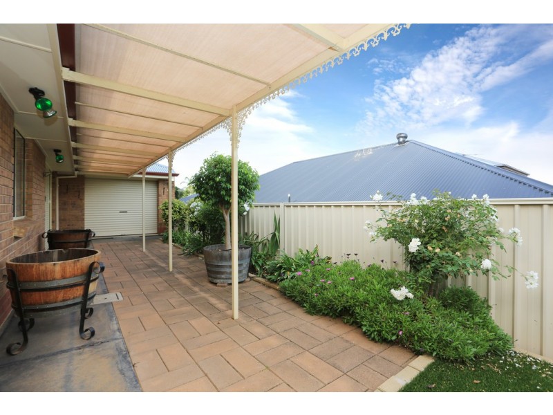 11 McGonigal Drive, Willaston SA 5118