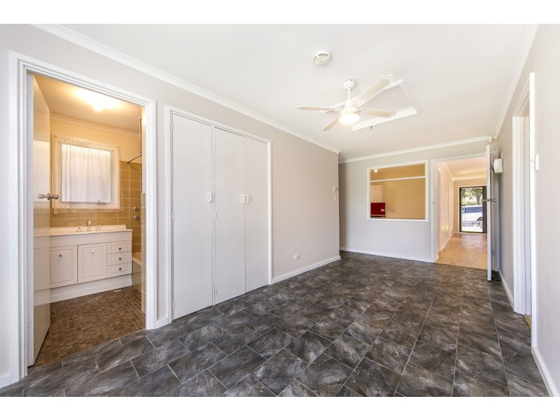 10 Russell Street, Evanston Park SA 5116