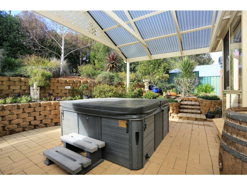 11 Ninnes Grove, Angaston SA 5353