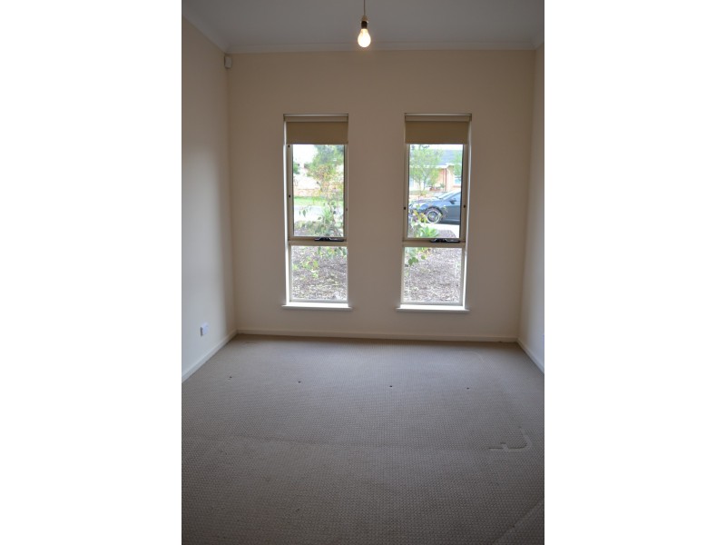 24 Melrose Avenue, Clearview SA 5085