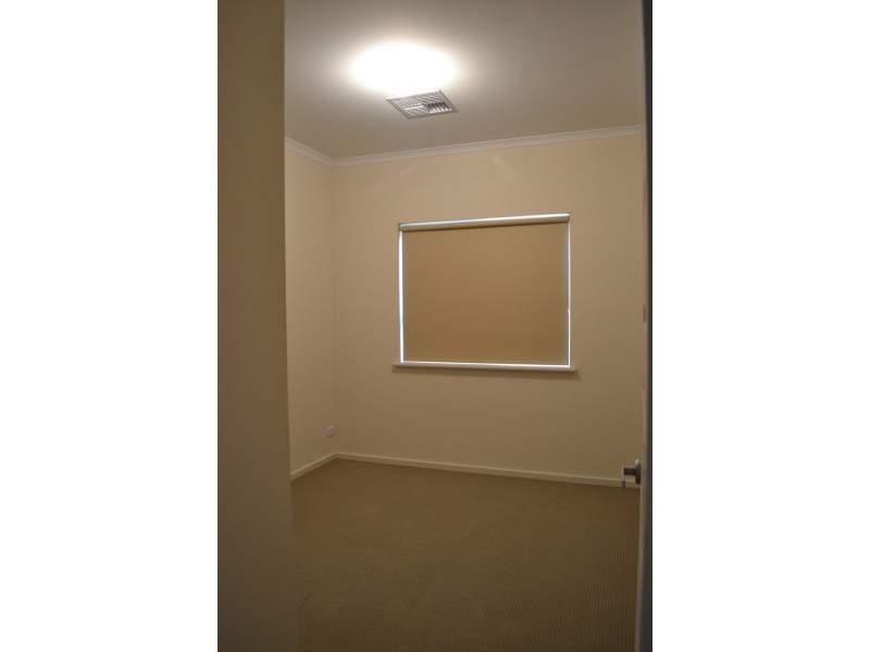 24 Melrose Avenue, Clearview SA 5085