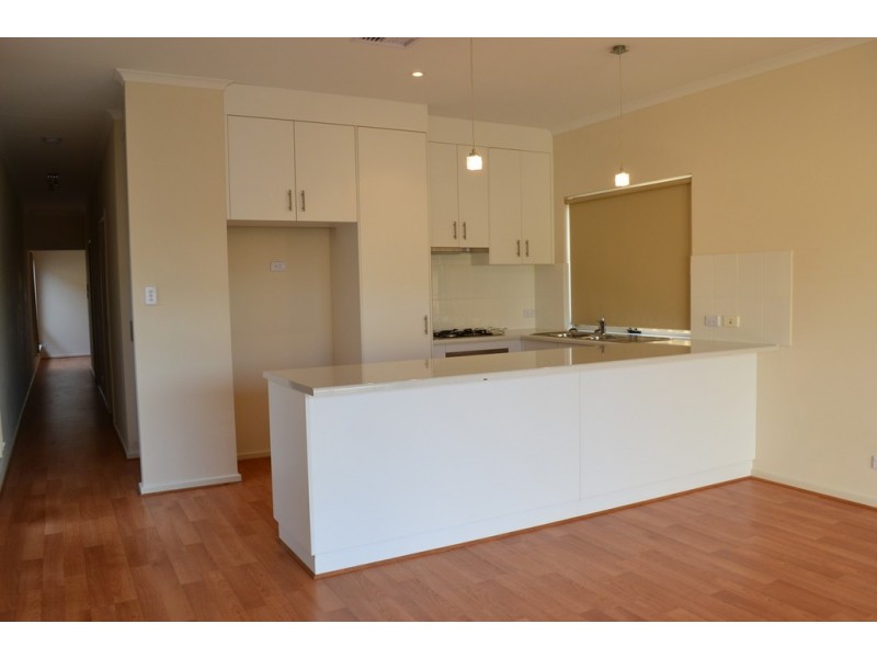 24 Melrose Avenue, Clearview SA 5085