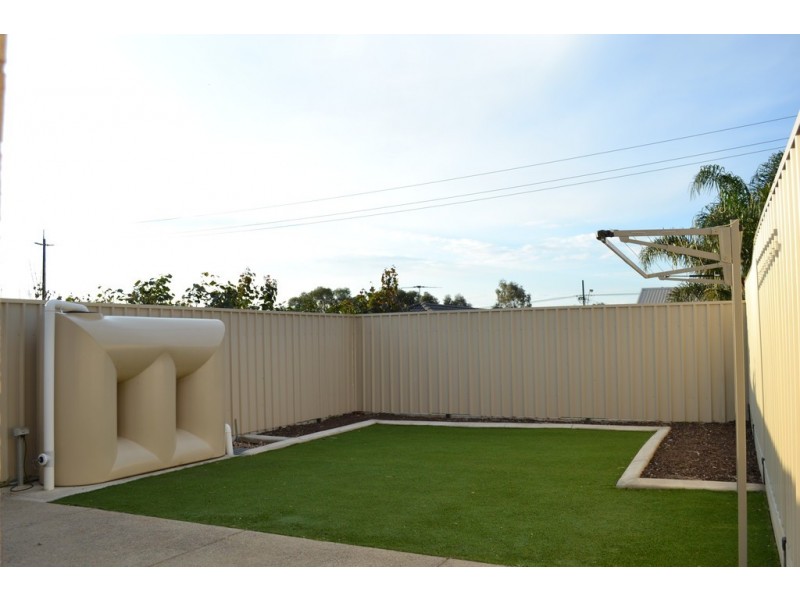 24 Melrose Avenue, Clearview SA 5085