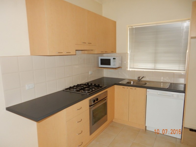 33 North Esplanade, Glenelg North SA 5045