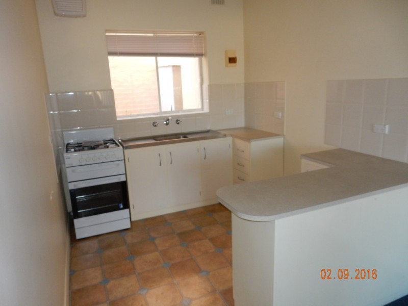 33 North Esplanade, Glenelg North SA 5045