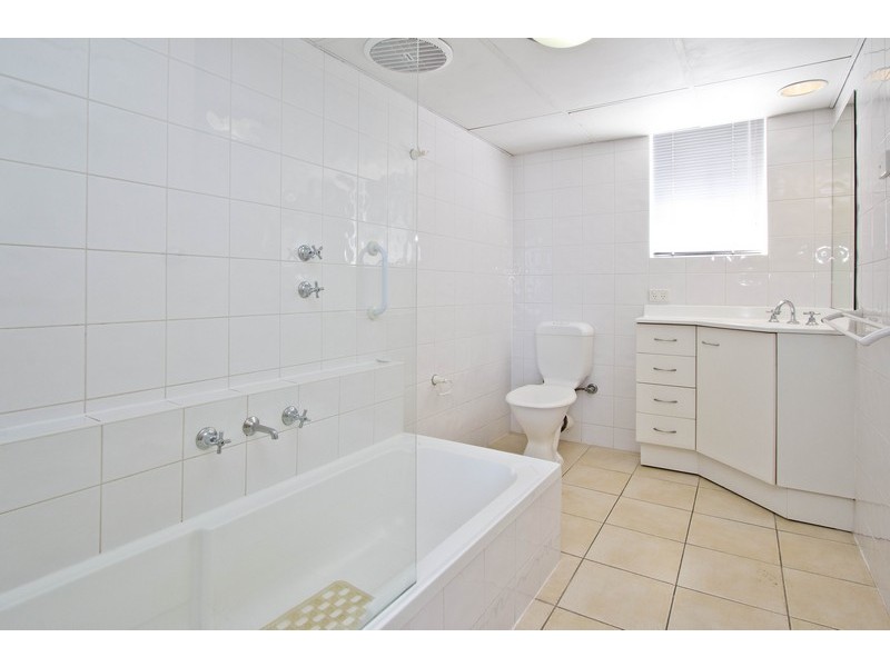 18/33 North Esplanade, Glenelg North SA 5045