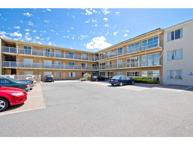 18/33 North Esplanade, Glenelg North SA 5045