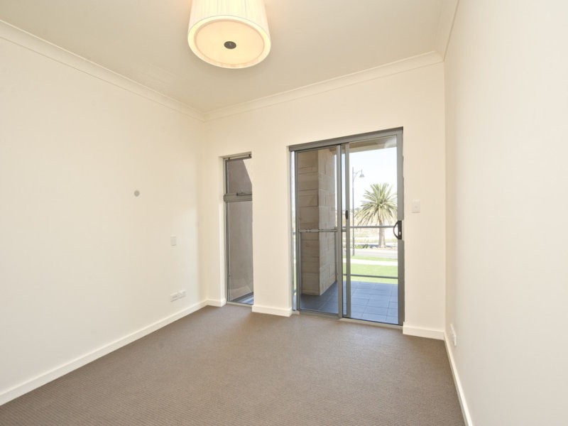 2/83 Augustine Street, Mawson Lakes SA 5095