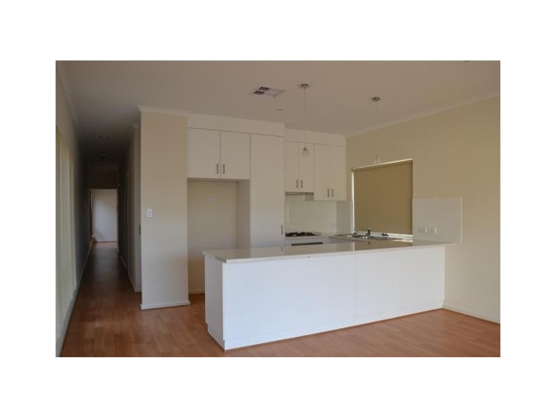 24 Melrose Avenue, Clearview SA 5085