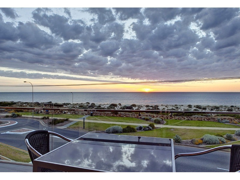 60 Seaview Rd, West Beach SA 5024