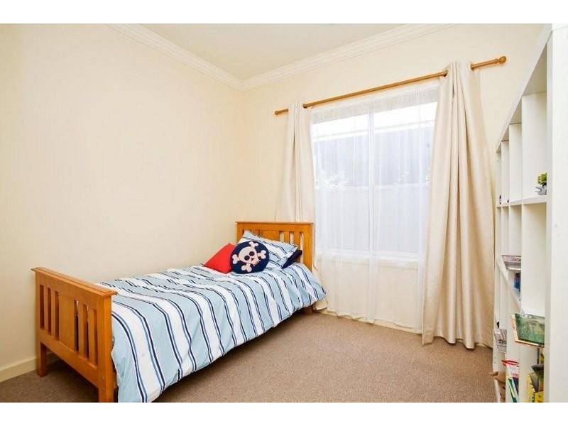 18A Farncomb Rd, Fulham SA 5024