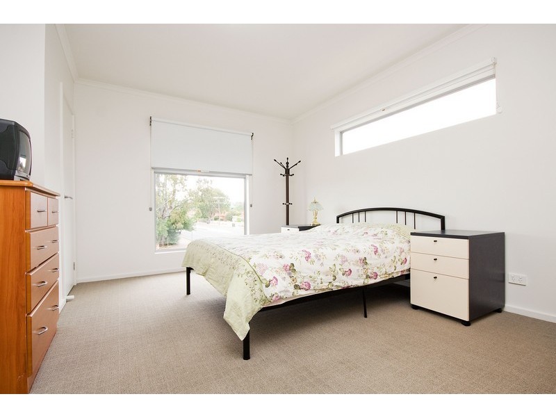 27 Parsons Grove, Park Holme SA 5043