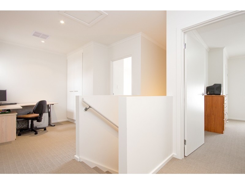 27 Parsons Grove, Park Holme SA 5043