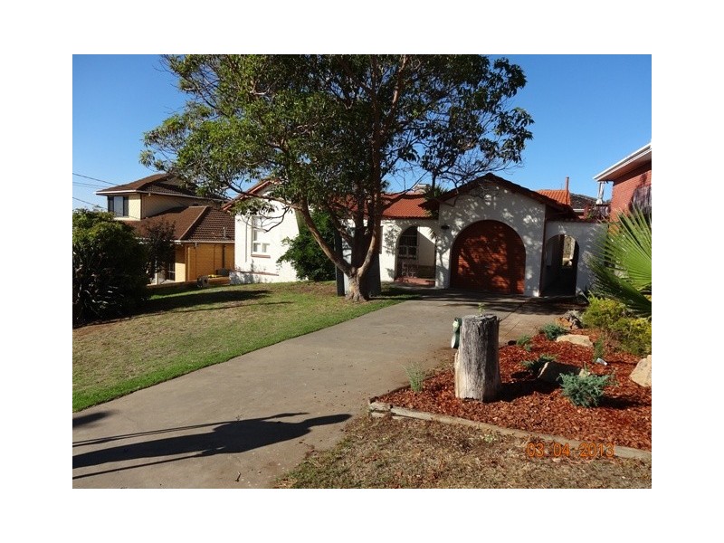 4 Knowles Crescent, Marino SA 5049