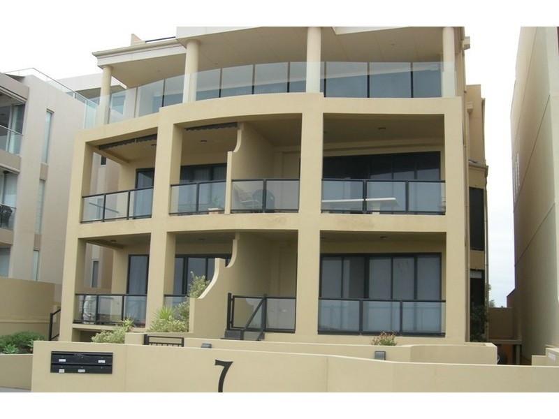 2/7 North Esplanade, Glenelg SA 5045