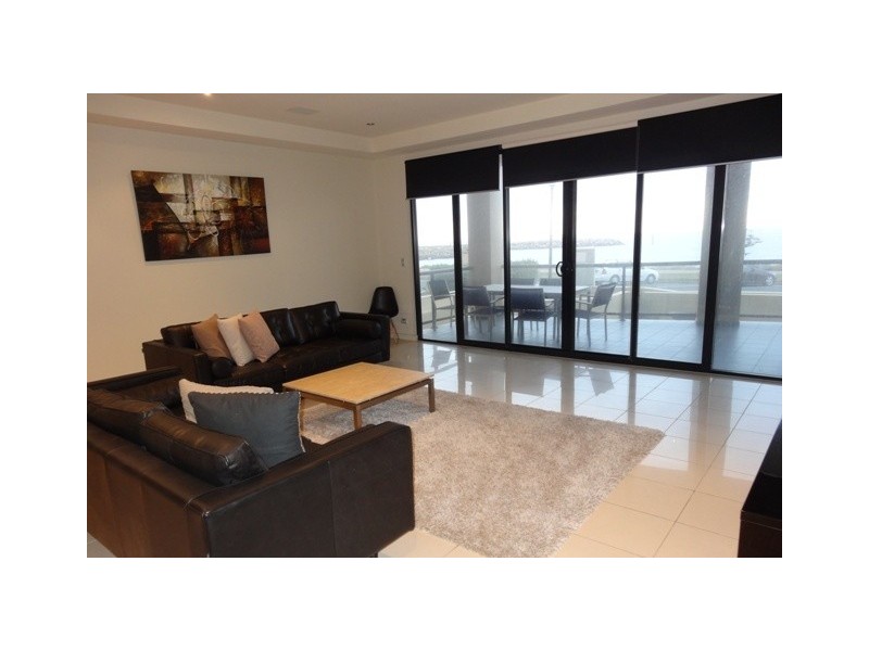 2/7 North Esplanade, Glenelg SA 5045