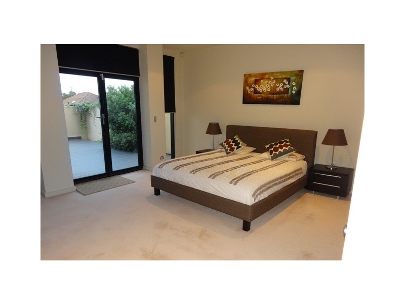 2/7 North Esplanade, Glenelg SA 5045