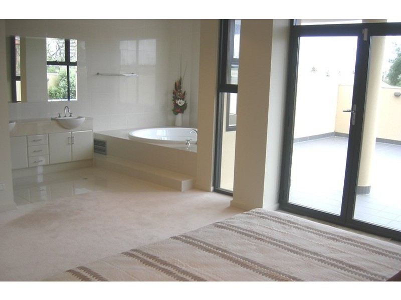 2/7 North Esplanade, Glenelg SA 5045