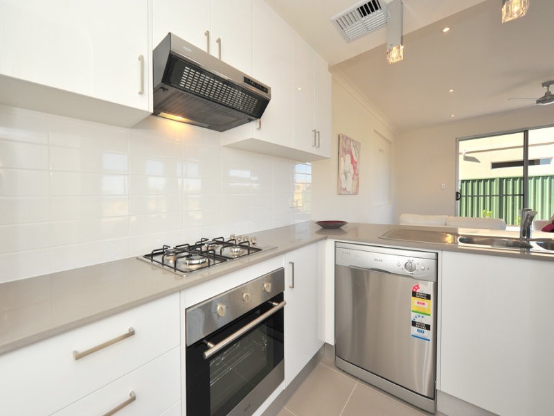 84B  Cascade Drive, Mawson Lakes SA 5095