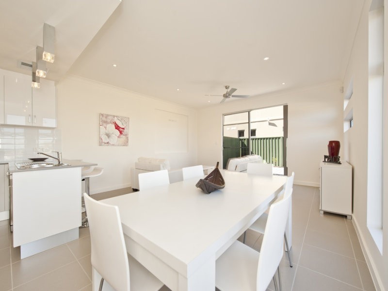 84B  Cascade Drive, Mawson Lakes SA 5095
