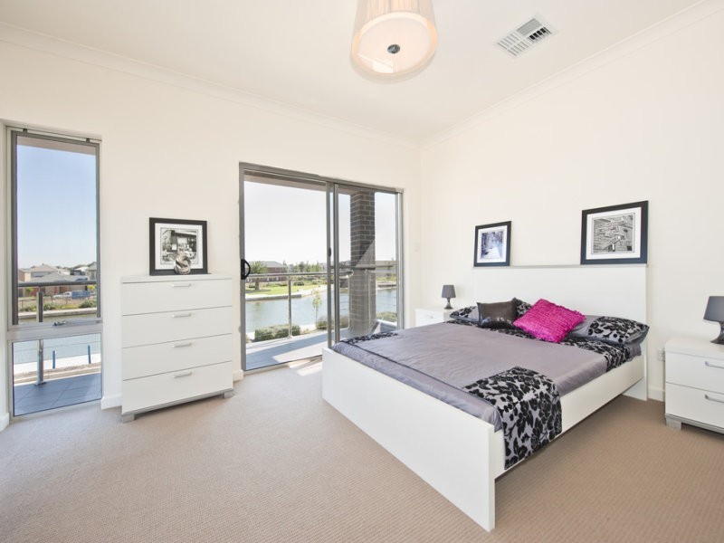 84B  Cascade Drive, Mawson Lakes SA 5095