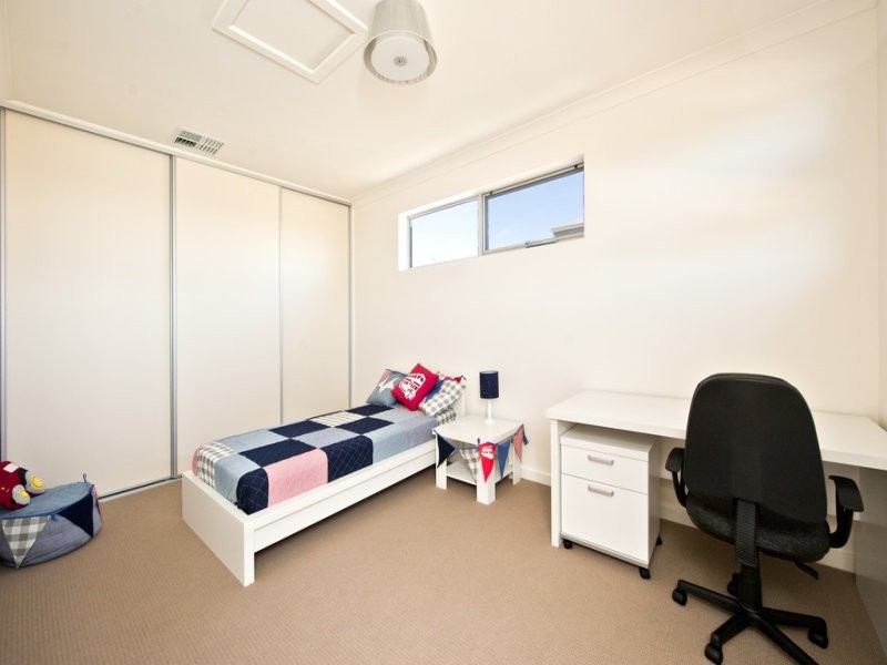 84B  Cascade Drive, Mawson Lakes SA 5095