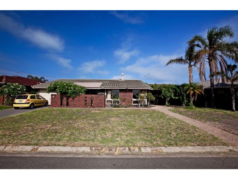 17 Lakeside Court, Tennyson SA 5022