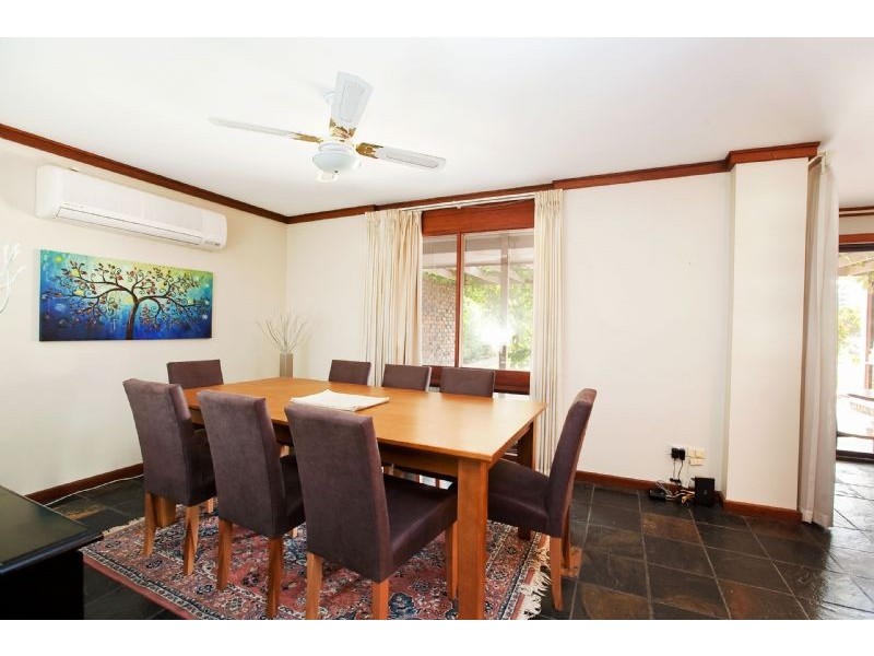 17 Lakeside Court, Tennyson SA 5022