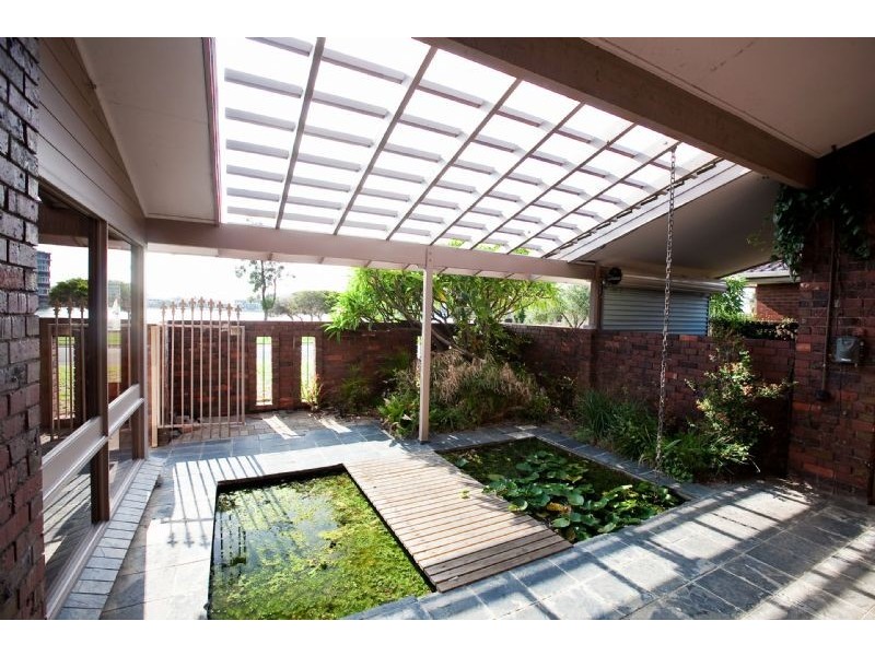 17 Lakeside Court, Tennyson SA 5022