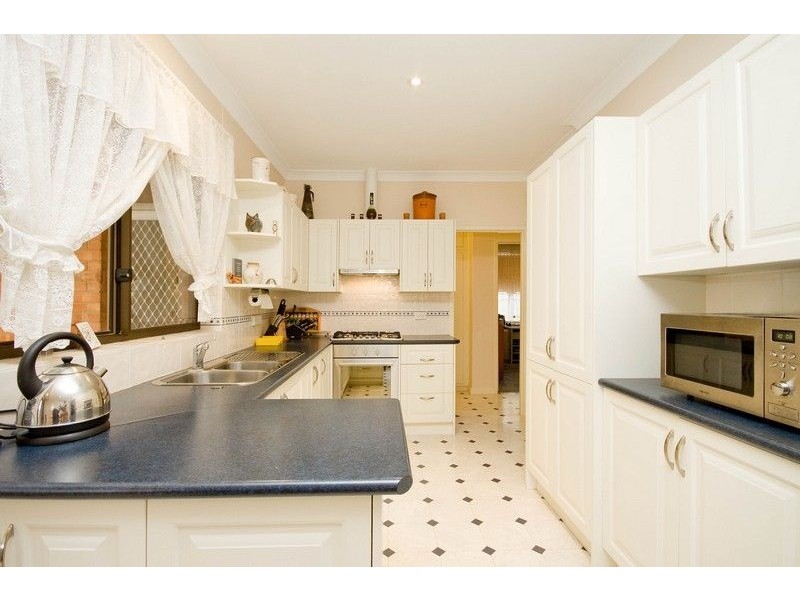 48 Nilpena Ave, Park Holme SA 5043