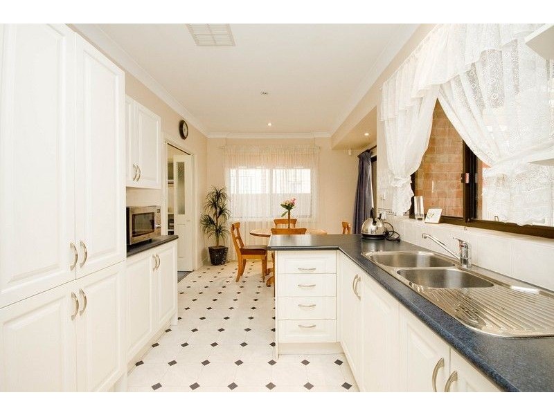 48 Nilpena Ave, Park Holme SA 5043