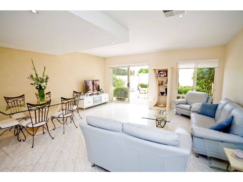 11A Sandison Terrace, Glenelg North SA 5045