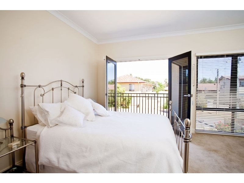 11A Sandison Terrace, Glenelg North SA 5045