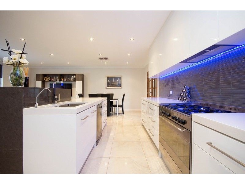 8 Shaun Crescent, Mitchell Park SA 5043