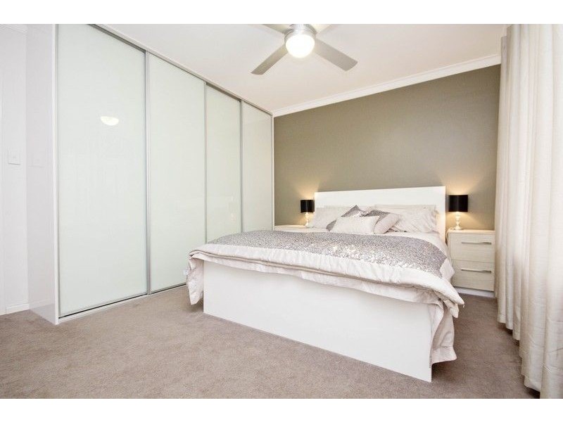 8 Shaun Crescent, Mitchell Park SA 5043