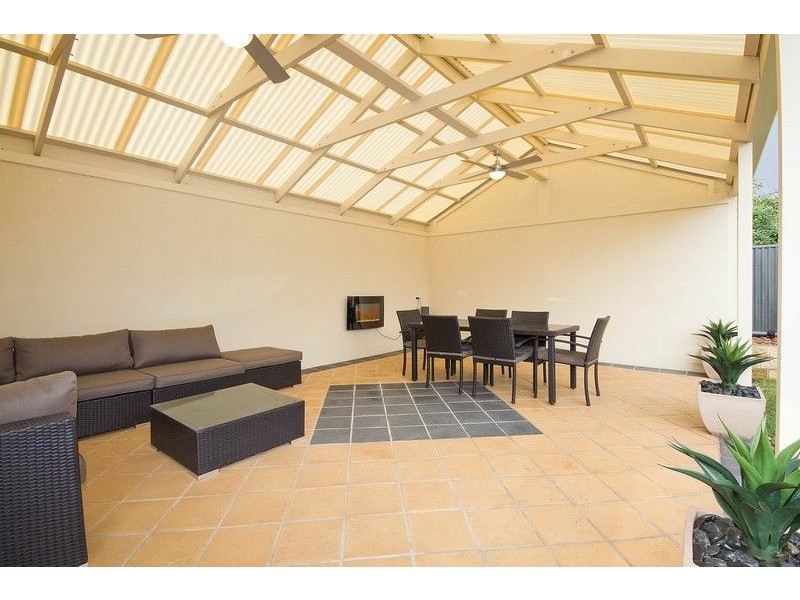 8 Shaun Crescent, Mitchell Park SA 5043